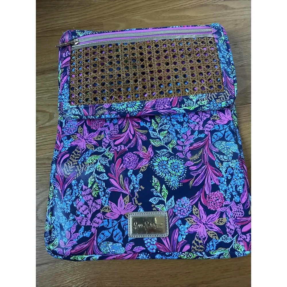 NWT LILLY PULITZER LAPTOP CASE, LEATHERETTE W/POCKET COMPUTERS CALYPSO COAST 14